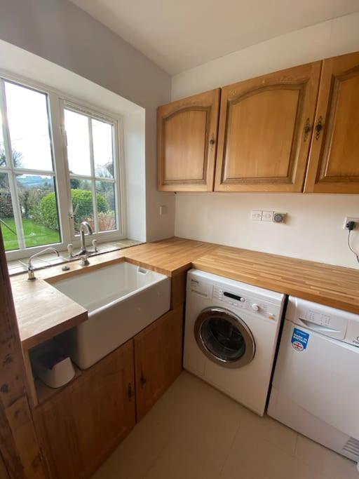 Eco-Friendly Dorset Cottage With Spa Set In Heart Of Countryside Sydling St Nicholas ภายนอก รูปภาพ