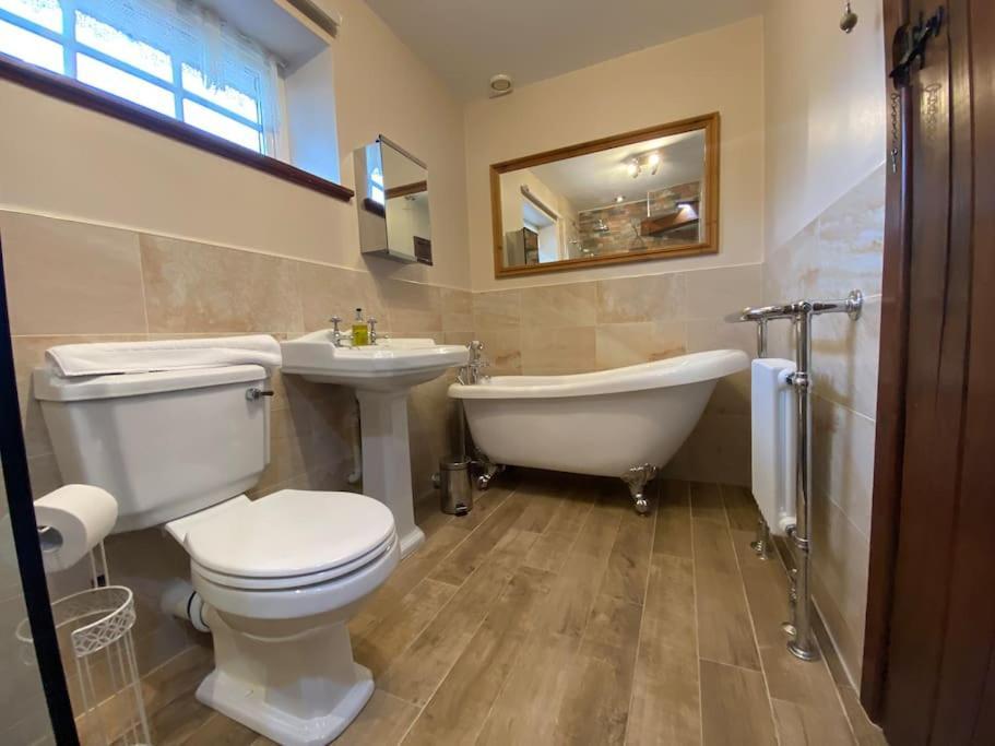 Eco-Friendly Dorset Cottage With Spa Set In Heart Of Countryside Sydling St Nicholas ภายนอก รูปภาพ