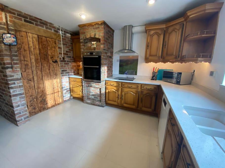 Eco-Friendly Dorset Cottage With Spa Set In Heart Of Countryside Sydling St Nicholas ภายนอก รูปภาพ